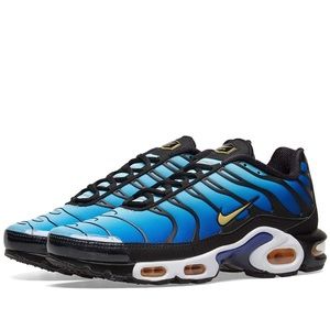 Nike Ari Max Plus - grade school / boys size 4.0